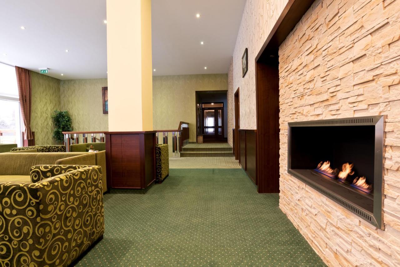 Hotel Lesana Stará Lesná Extérieur photo