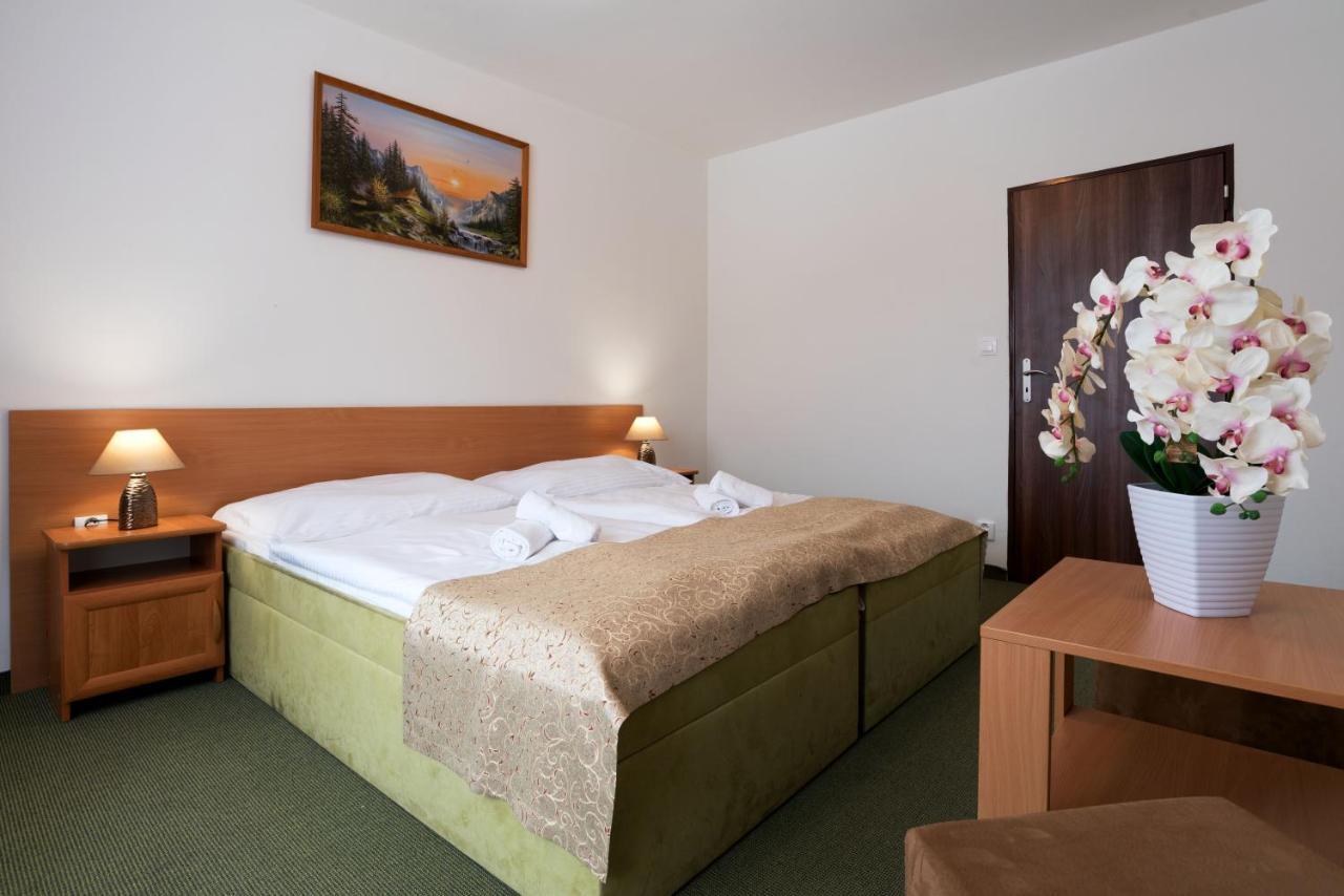 Hotel Lesana Stará Lesná Extérieur photo